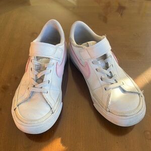 Nike Kids' Court Legacy Shoes size 1.5